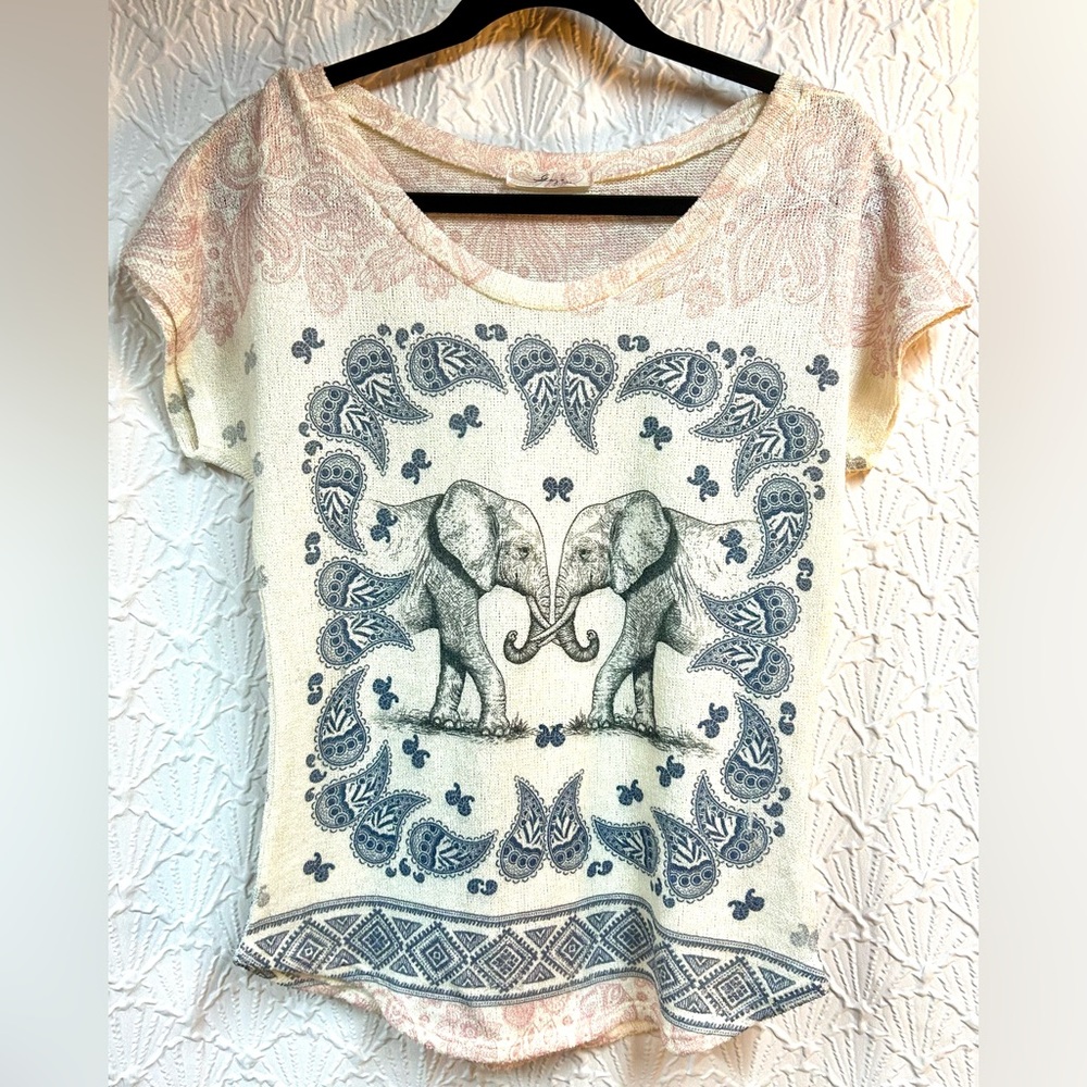 Gaze USA Medium Elephant Top